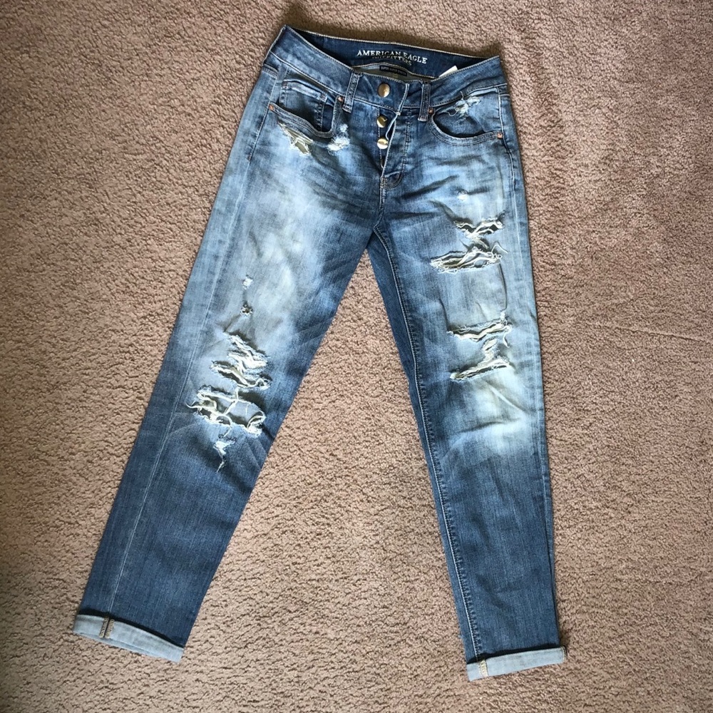 AE Super Super Stretch Tomgirl Ripped Jeans
